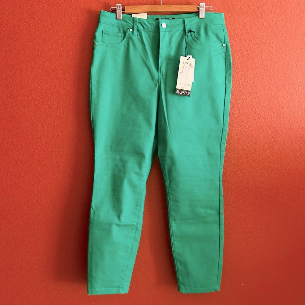 NWT Bluespice Women’s Juniors Green Ankle Pants Size 13